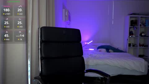 Olivia online show from October 9, 10:15 pm