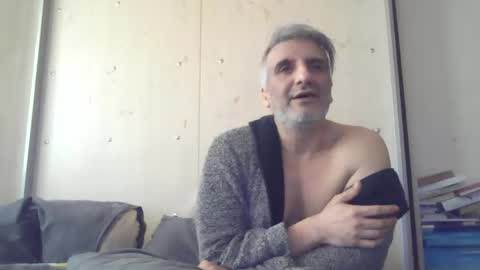 0luvmonkey online show from March 22, 11:47 am