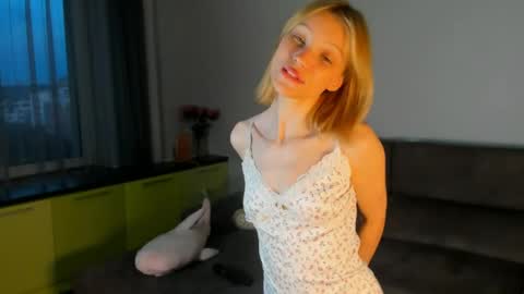 Kira online show from June 7, 4:34 pm