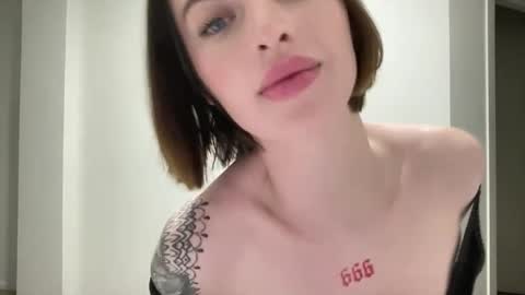 DOVE online show from October 25, 7:25 pm