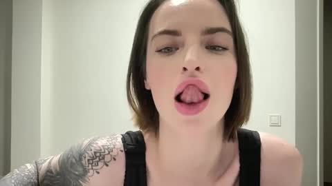 DOVE online show from December 3, 8:53 pm