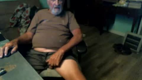 1handyanddee online show from June 26, 2:28 am