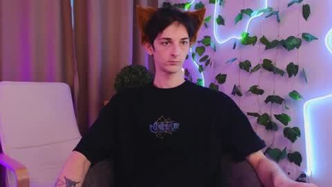 Max online show from April 4, 3:08 pm