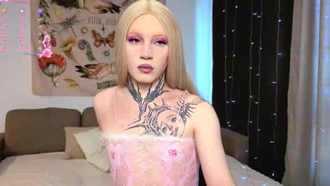 Michelle online show from March 22, 1:37 pm