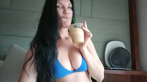 Onna online show from June 3, 4:23 pm