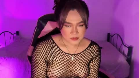 1lovelymess online show from February 7, 7:22 am