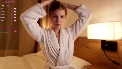 VICTORIA online show from November 15, 1:18 am