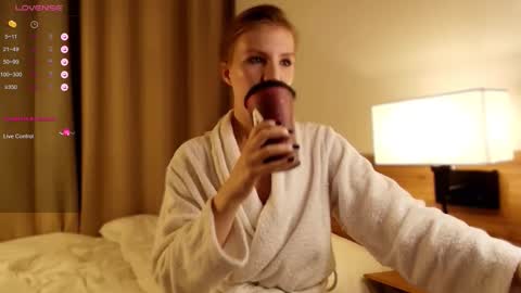 VICTORIA online show from November 4, 1:07 am