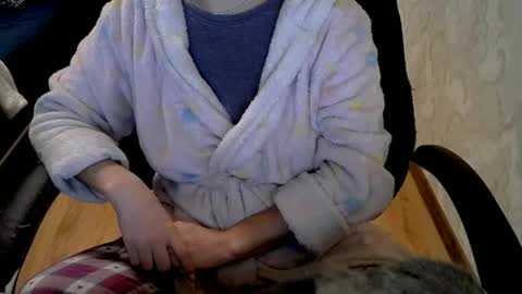 1your_hot_girls online show from December 6, 6:00 pm