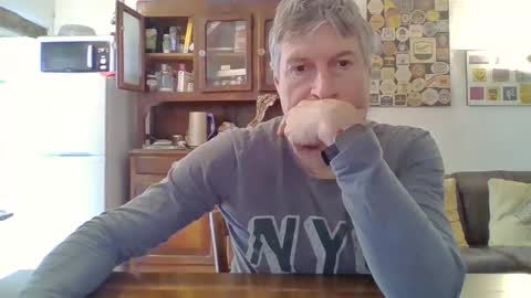 22esserre online show from March 30, 11:21 am