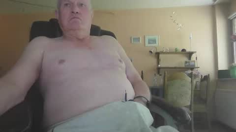 Snapshot of 29famila chatting on October 12, 11:36 am 29famila online show from October 12, 11:36 am