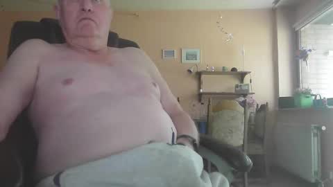 Snapshot of 29famila chatting on October 14, 11:24 am 29famila online show from October 14, 11:24 am