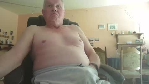 Snapshot of 29famila chatting on September 25, 12:12 pm 29famila online show from September 25, 12:12 pm