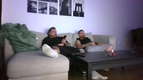 2hotdudes13 online show from December 19, 6:31 am