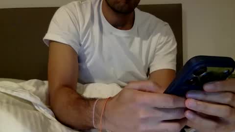 2london10 online show from December 19, 10:16 pm