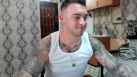 2sexymuscles online show from November 12, 8:11 pm