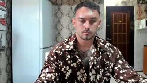2sexymuscles online show from June 16, 7:51 pm