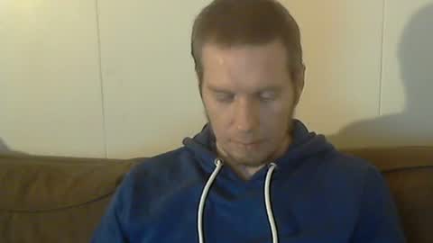 2small4you83 online show from December 12, 11:47 pm