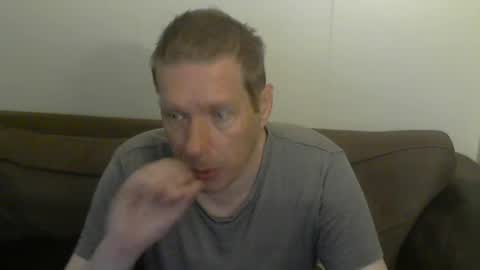 2small4you83 online show from June 17, 10:53 am