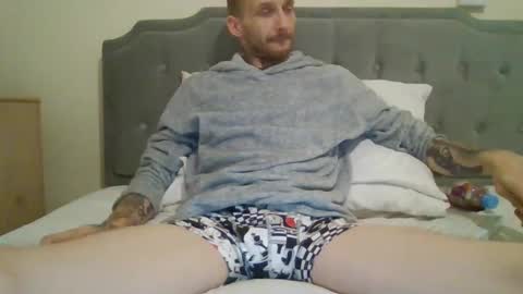 420feetloverr420 online show from April 2, 12:29 am