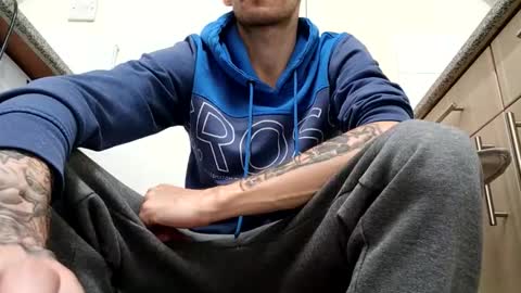 Snapshot of 420feetloverr420 chatting on September 16, 2:35 am 420feetloverr420 online show from September 16, 2:35 am