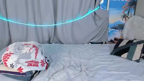 Snapshot of 4ever_dude chatting on September 25, 5:36 am Andrew online show from September 25, 5:36 am