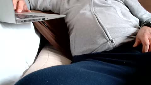 F E L I X -  -  F O ll O W      M E  online show from January 7, 1:38 pm