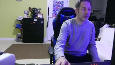 Larese Carlo online show from November 22, 6:50 pm