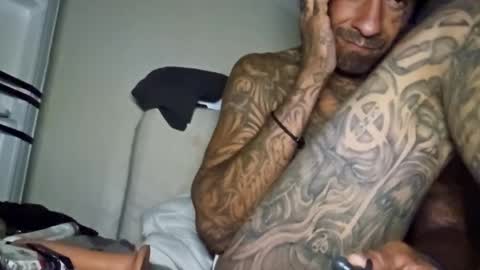 HUGH G RECTION online show from December 2, 7:08 am