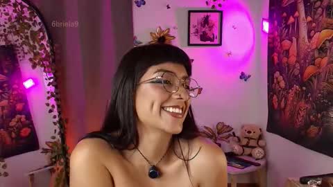 B R I E L A  online show from December 22, 10:16 pm