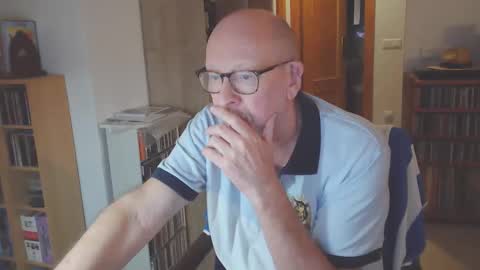  Papi  online show from October 28, 5:14 pm