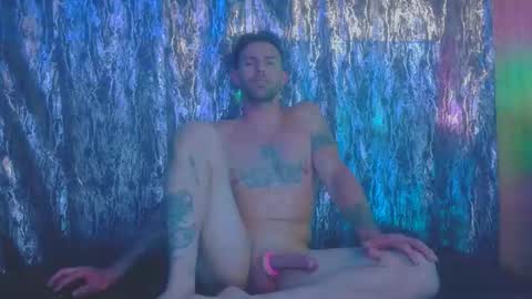 Snapshot of 8inspyder chatting on September 10, 10:55 pm EvelDicknievel1 online show from September 10, 10:55 pm