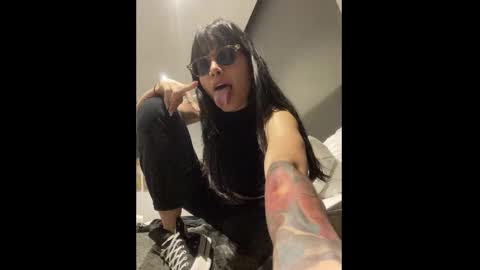 Addison  online show from December 4, 9:51 pm