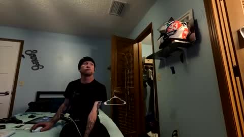 8over6 online show from December 8, 8:15 pm