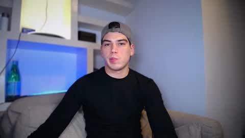 _aesthetic online show from February 5, 11:52 pm