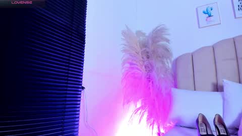 _aithanaa_ online show from October 8, 10:59 pm