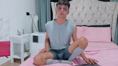 Andres online show from December 14, 10:18 pm