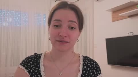 Anna online show from April 4, 12:01 pm