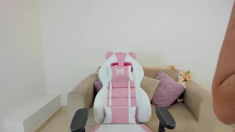    online show from March 7, 4:22 pm