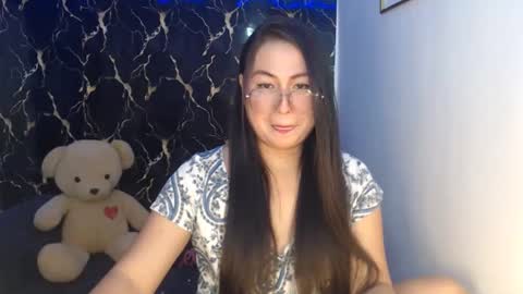 Snapshot of _arah chatting on October 22, 2:48 am arah online show from October 22, 2:48 am