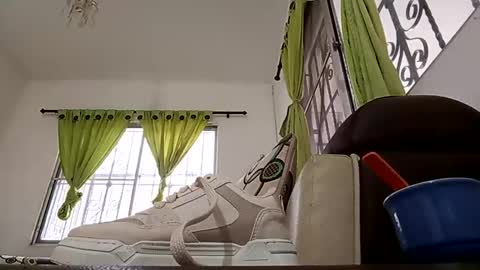 Arianna y elkingroma online show from December 30, 12:42 pm