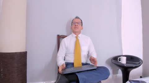 _axelking_ online show from November 25, 11:42 am