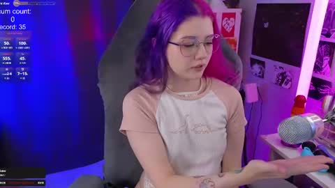 Alice .. online show from August 4, 9:11 pm