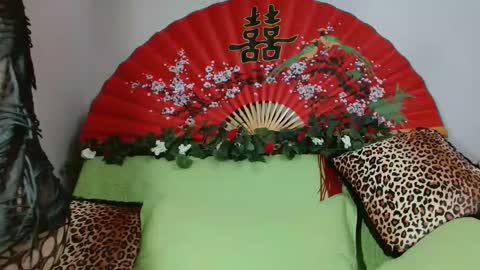 KHALEESI online show from April 2, 8:05 pm