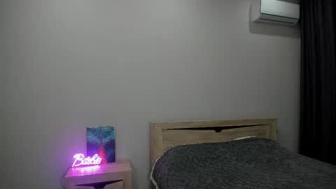   online show from April 18, 9:15 pm