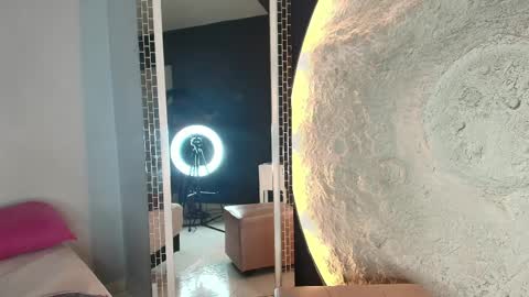 Caro. online show from April 2, 7:10 pm