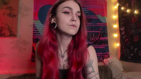 Caroline online show from February 7, 3:19 pm