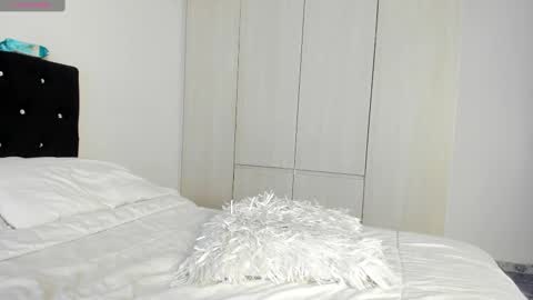 Bella  online show from October 1, 9:13 pm