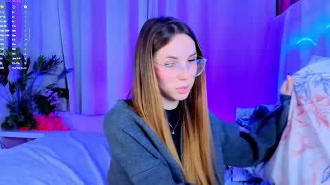 Cindy . online show from November 29, 7:05 am