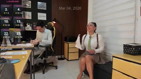 WELCOME TO THE OFFICE online show from March 4, 8:06 pm